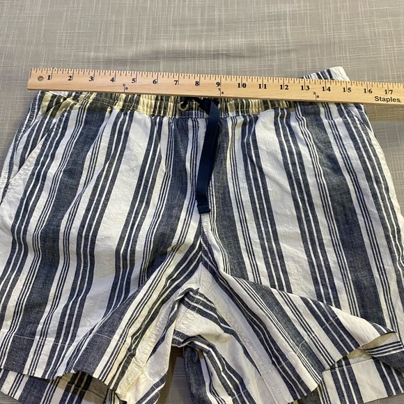 L. L. Bean Women’s Shorts. Women’s size 8 - Picture 10 of 14